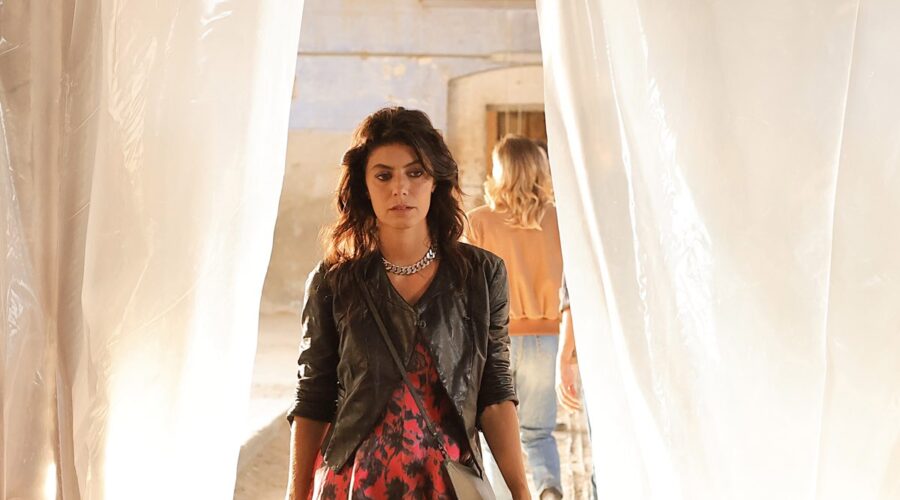 Alessandra Mastronardi È Daria In Una Scena Di Doppio Gioco Credits Mediaset