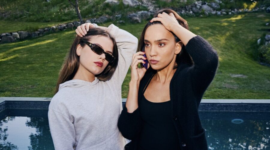 Barracuda Queens S2. (L To R) Alva Bratt As Lollo Millkvist And Sarah Gustafsson As Amina Kahlil In Barracuda Queens S2. Cr. Courtesy Of Netflix