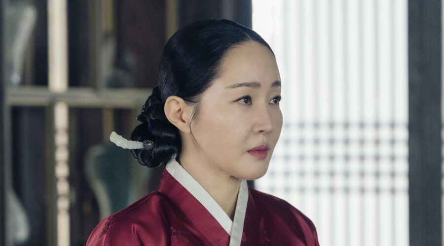 Dear Hongrang Uhm Jiwon As Min Yeonui In Dear Hongrang Cr. Eunjung Kim/netflix