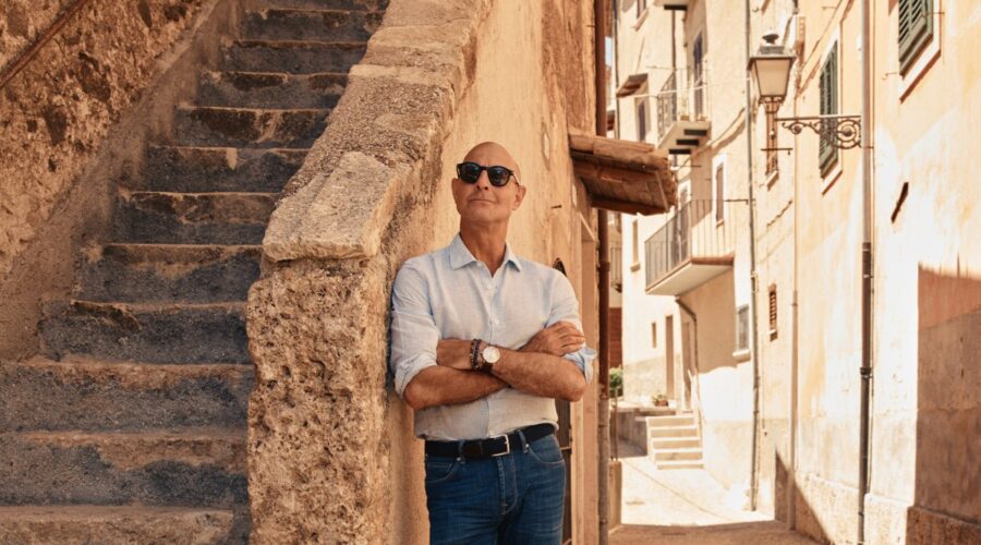 Stanley Tucci Sul Set Di Tucci In Italy Credits National Geographic