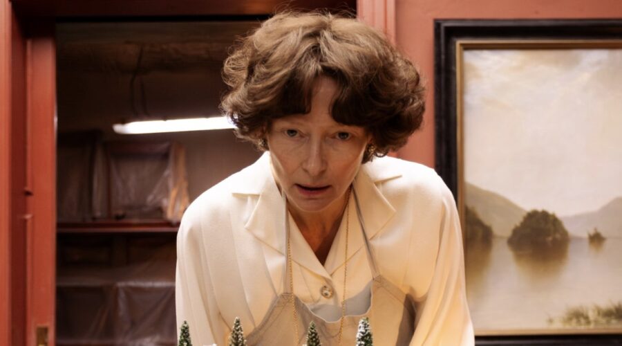 Tilda Swinton In The End Credits I Wonder Pictures