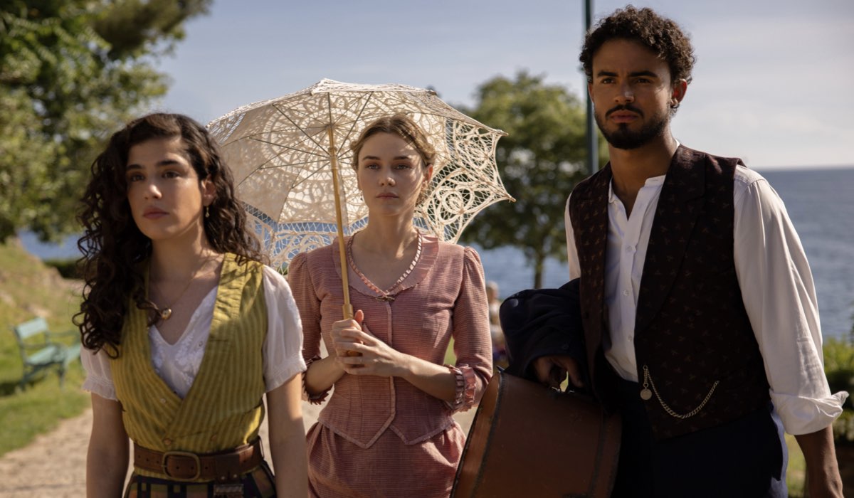 Matthew Broome, Imogen Waterhouse E Grace Ambrose In “the Buccaneers”, Ora Disponibile Su Apple Tv