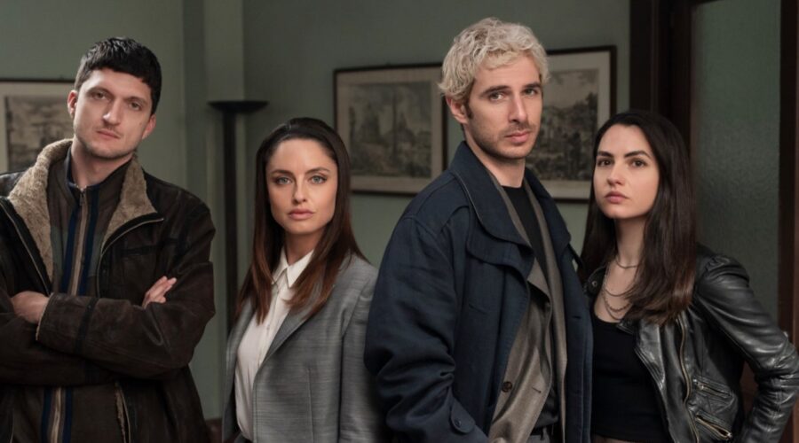 Pierpaolo Spollon, Andrea Lattanzi, Matilde Gioli, Romana Maggiora Vergano in ChiaroScuro Credits Erika Kuenka Netflix