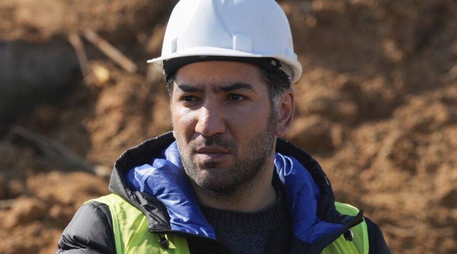 Tradimento Ii Canale 5 - 1a Tv Berkay Ates (Kahraman Sarpoglu) Credits Rete In Rete