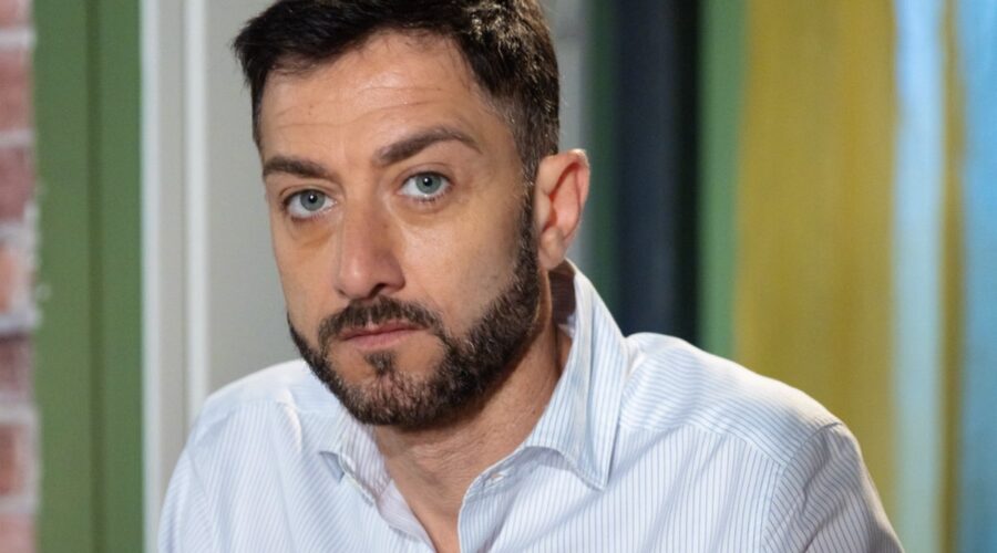 Carlo Caracciolo In Un Posto Al Sole Credits Rai