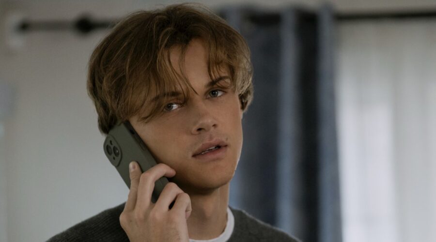 Christopher Briney In L'estate Nei Tuoi Occhi 3 Credits Prime Video
