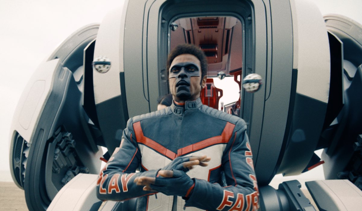 Edi Gathegi È Mr Terrific In Superman Credits Warner