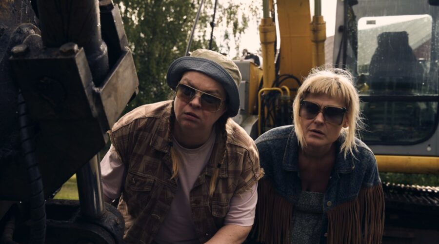 Elina Knihtilä E Pirjo Lonka In 100 Litri Di Birra Credits I Wonder Pictures