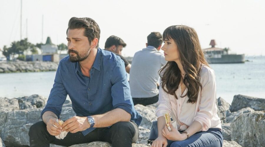 Forbidden Fruit I Canale 5 - 1a Tv Sevda Erginci (Zeynep Yilmaz) And Onur Tuna (Alihan Tasdemir) Credits Rete In Rete