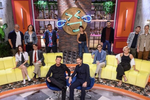 Il Cast Di Lol 6 Credits Prime Video