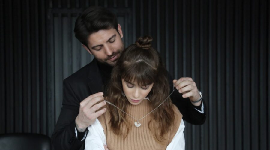 Innocence Canale 5 - 1a Tv Ilayda Alisan (Ela Yüksel), Serkay Tütüncü (Ikler Ilgaz) Credits Rete In Rete