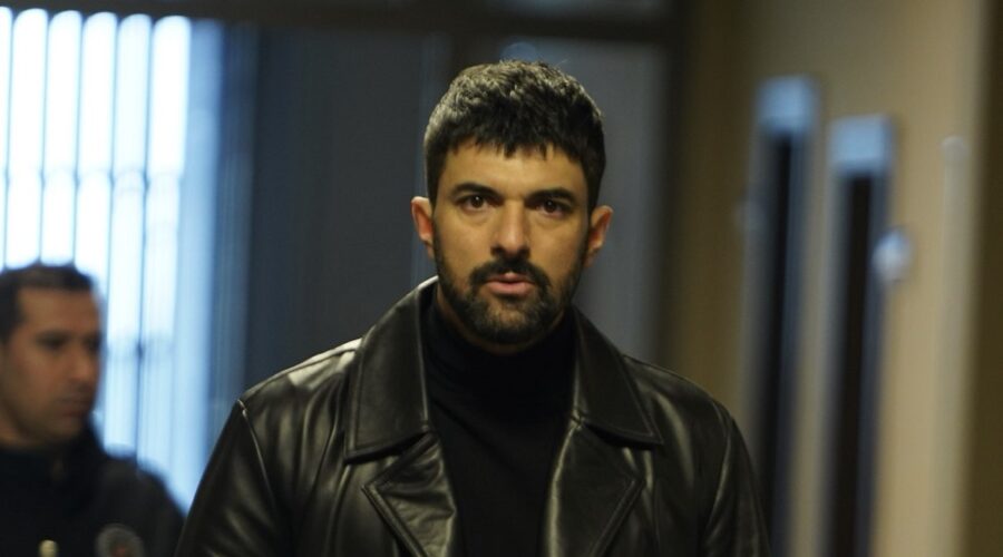 Io Sono Farah I Canale 5 - 1a Tv Engin Akyürek (Tahir Lekesiz) Credits Rete In Rete