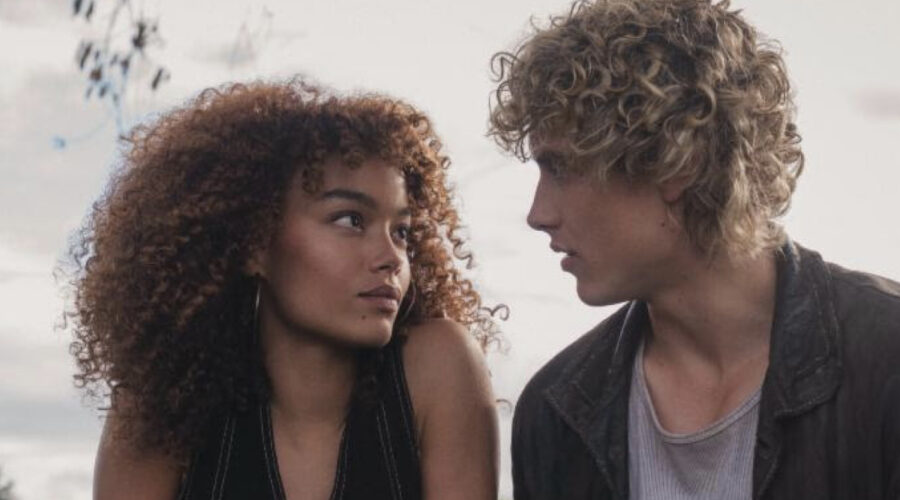 Joseph Zada E Whitney Peak In Un Posato Per Hunger Games Credits Via Lionsgate