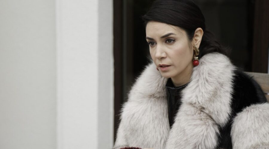 La Forza Di Una Donna I Canale 5 - 1a Tv Ahu Yagtu (Piril) Credits Rete In Rete