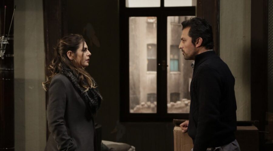 La Forza Di Una Donna I Canale 5 - 1a Tv Ayça Erturan (Yeliz Ünsal), Feyyaz Duman (Arif) Credits Rete In Rete