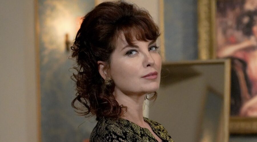 Vanessa Gravinia Posato Per Il Paradiso Delle Signore Daily 8 Credits Rai