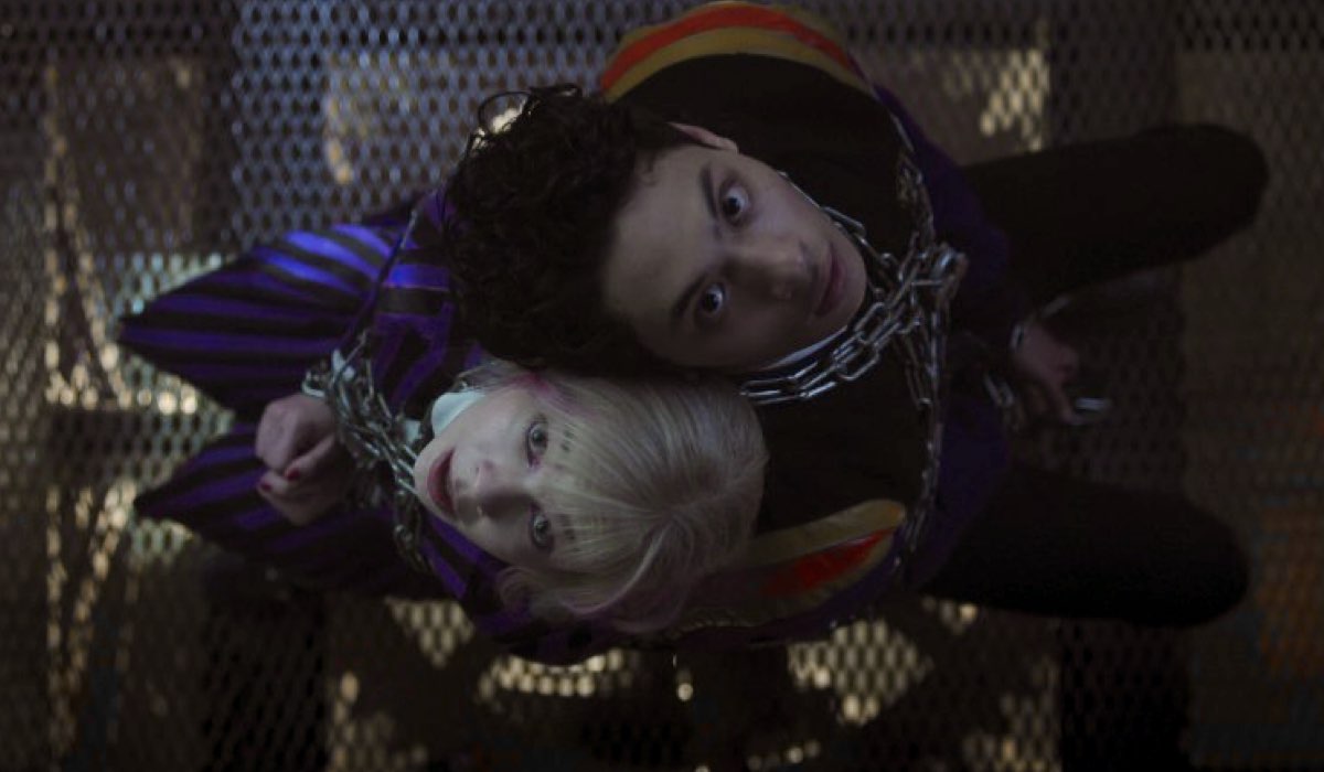 Emma Myers E Noah B Taylor In Una Scena Di Mercoledì 2 Credits Netflix