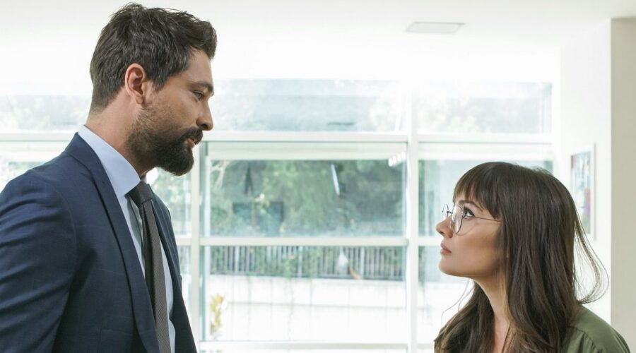 Forbidden Fruit Ii Canale 5 - 1a Tv Sevda Erginci (Zeynep Yilmaz) And Onur Tuna (Alihan Tasdemir) Credits Rete In Rete