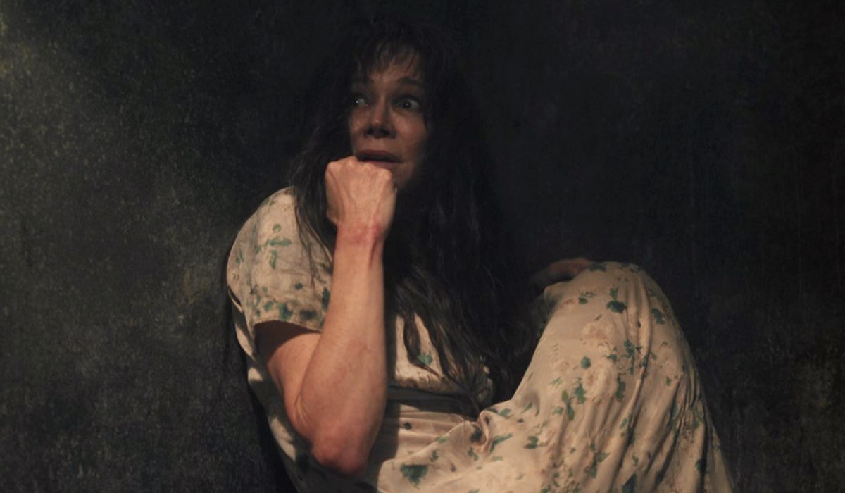 Frances O Connor In Mercoledì Credits Netflix