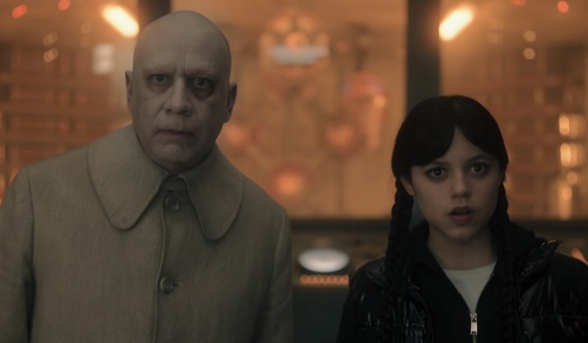 Fred Armisen E Jenna Ortega In Mercoledì 2 Credits Netflix
