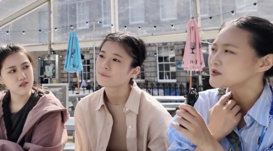 Intervista Al Collettivo Teatrale Muddy Lolos Al Fringe Di Edimburgo