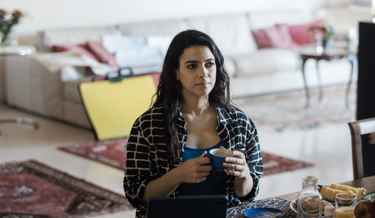 Ester Pantano (Suleima) in una scena del primo episodio di “Màkari 4”. Credits: Valentina Glorioso/Rai.