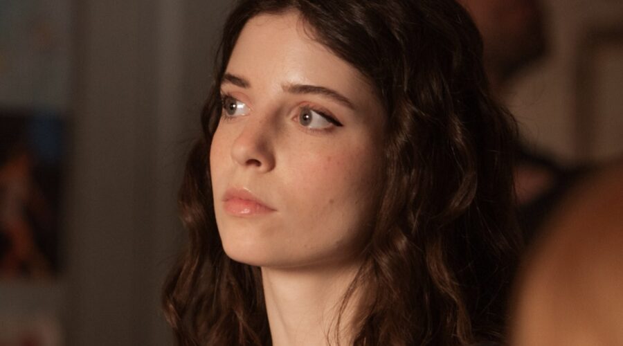 Ginevra Francesconi (Sole Borghi) in una scena di “Buongiorno, mamma! 3”. Credits: ufficio stampa Mediaset.