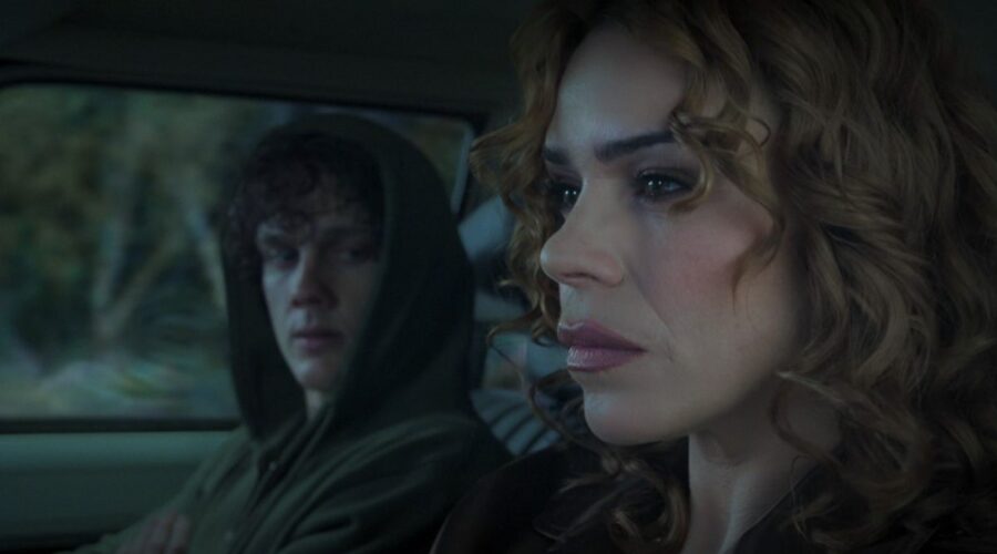 Hunter Doohan E Billie Piper In Mercoledì 2 Credits Netflix
