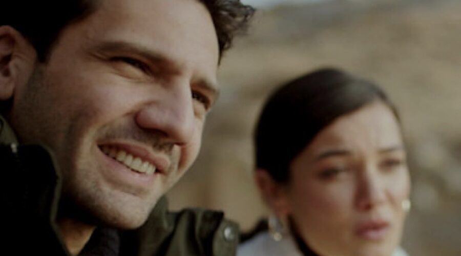 Ilgaz E Ceylin In Una Scena Di Segreti Di Famiglia