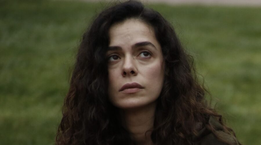 La Forza Di Una Donna Ii Canale 5 Özge Özpirinçci (Bahar Çesmeli) Credits Rete In Rete