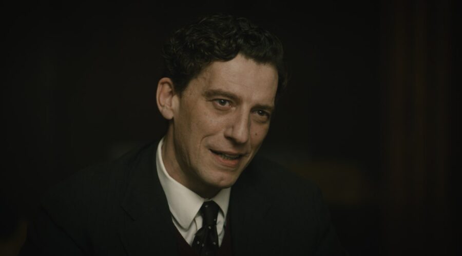 Maurizio Lastrico in una scena della fiction ”Prima di noi”. Credits: Rai.