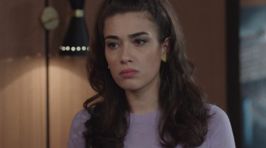 Nicoletta Di Bisceglie (Rosa Camilli) in una scena della puntata 13 de “Il Paradiso Delle Signore 10”. Credits: Rai.