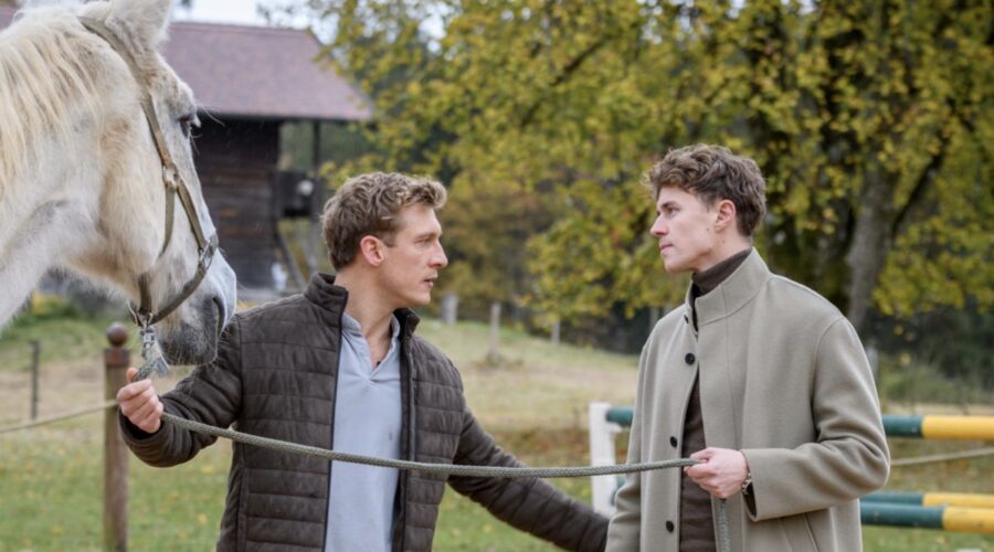 Tempesta D'amore 20 - 75 Retequattro - 1a Tv Martin Walde As Vincent Ritter, Robin Schick As Philipp Brandesharold As Cavallo Credits Rete In Rete