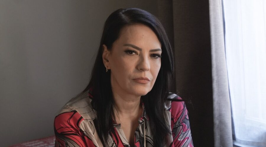 Tradimento Ii Canale 5 - 1a Tv Yesim Salkim (Zennure) Credits Rete In Rete