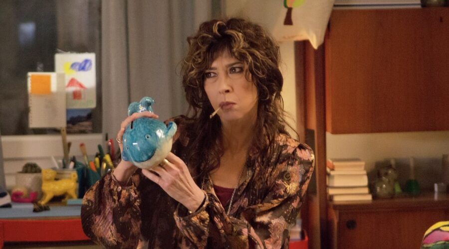 Veronica Pivetti (Evelina Maggi) in una scena dell'episodio 1 di “Balene - Amiche per sempre”. Credits: Rai.