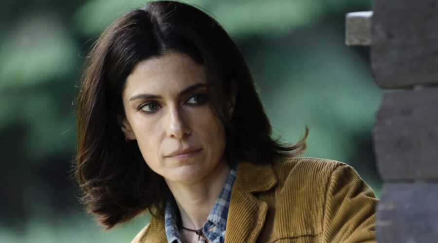 Anna Valle In Una Scena Di Una Nuova Vita Credits Yuri Spalletta Per Banijay Studios Italy