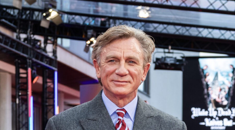 Daniel Craig Alla Premiere Di Wake Up Dead Man A Knives Out Mystery Credits Netflix