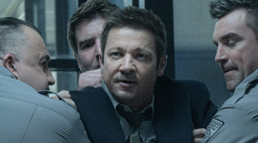 Jeremy Renner In Major Of Kingstwoen 4 Credits Paramount Plus