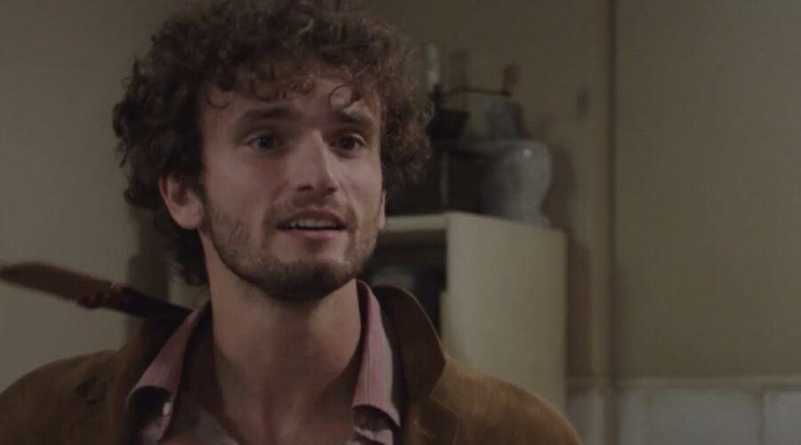 Mirko Lorusso (Johnny Pastore) in una scena della puntata 21 de “Il Paradiso Delle Signore 10”. Credits: Rai.