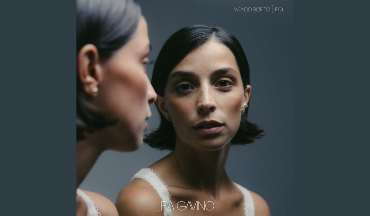 La cover di “Mondo fiorito” e “Figli”, i due brani di Lea Gavino. Credits: LaTarma Records.