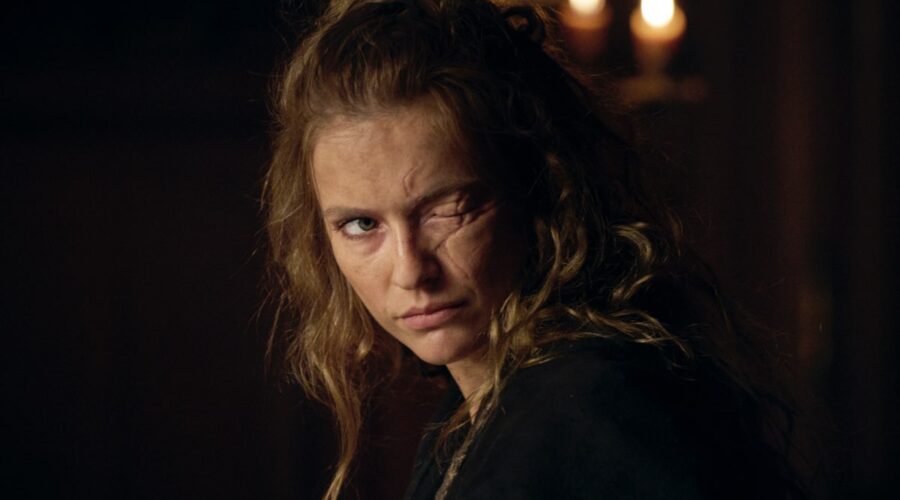 Camille Razat in una scena di “Néro”. Credits: Netflix. © 2024 Netflix, Inc.