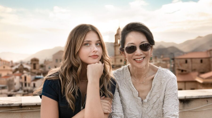 Nicole Wallace E Jessica Yu Sul Set Di Postcards From Italy Credits Amazon Mgm Studios