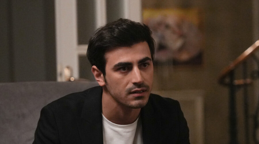 Tradimento Ii Canale 5 - 1a Tv Emin Günenç (Dündar Kimdir) Credits Rete In Rete