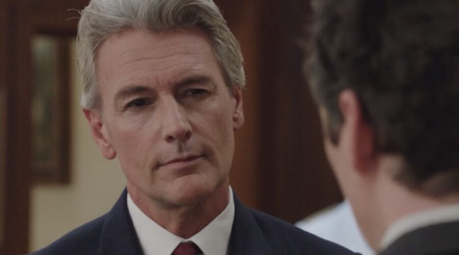 Roberto Farnesi (Umberto Guarnieri) in una scena della puntata 20 de “Il Paradiso Delle Signore 10”. Credits: Rai.