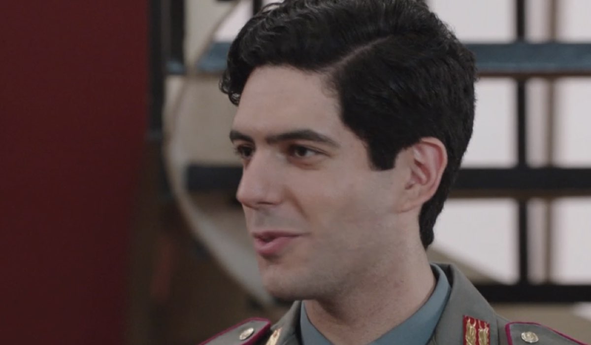 Vito Amato (Mimmo Burgio) in una scena della puntata 19 de “Il Paradiso Delle Signore 10”. Credits: Rai.