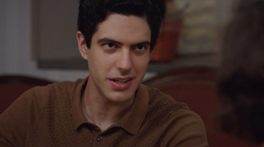 Vito Amato (Mimmo Burgio) in una scena della puntata 8 de “Il Paradiso Delle Signore 10”. Credits: Rai.