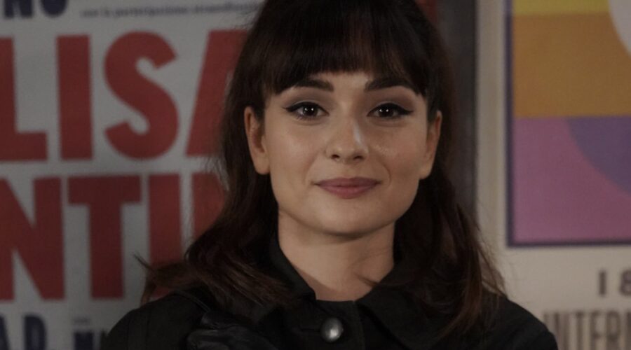 Chiara Trombini (Barbara Musso) in un posato per “Il Paradiso Delle Signore 10”. Credits: Pierfrancesco Bruni/Rai.