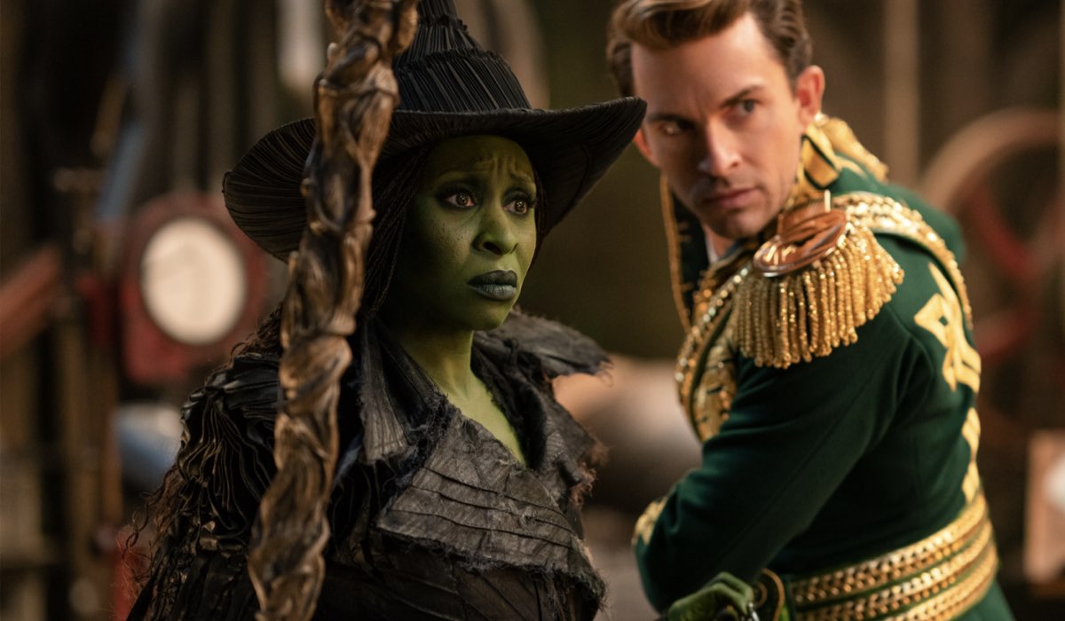 Da sinistra: Cynthia Erivo (Elphaba) e Jonathan Bailey (Fiyero) in una scena di “Wicked - Parte 2”. Credits: Universal Pictures.