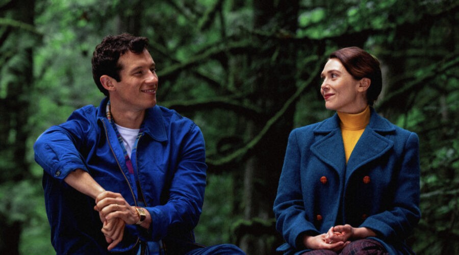 Elizabeth Olsen, Callum Turner In Eternity Credits I Wonder Pictures