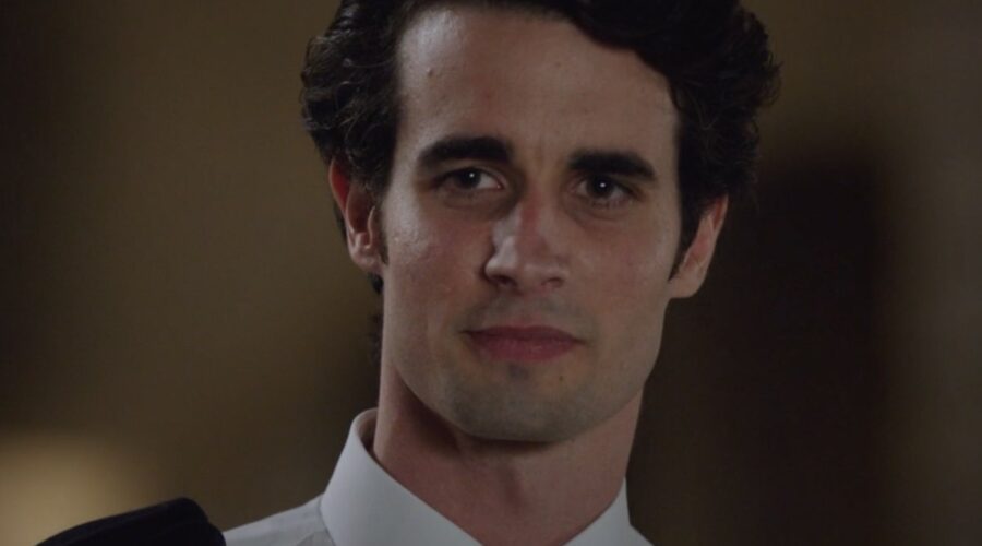 Elia Marangon (Ettore Marchesi) in una scena della puntata 6 de “Il Paradiso Delle Signore 10”. Credits: Rai.